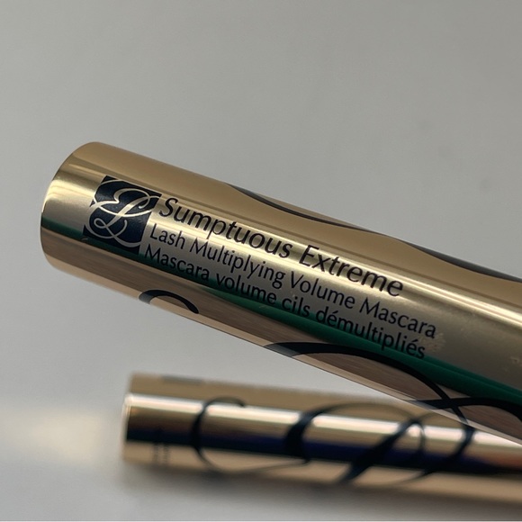 Sumptuous Extreme Lash Multiplying Volume Mascara | Estée Lauder 2 Estée Lauder SUMPTUOUS EXTREME Black Lash Multiplying Volume Mascara